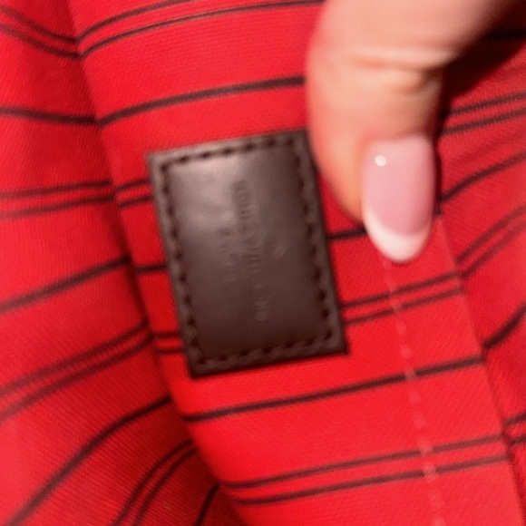 LOUIS VUITTON
Damier Ebene Neverfull MM GM Pochette - Picture 4 of 5